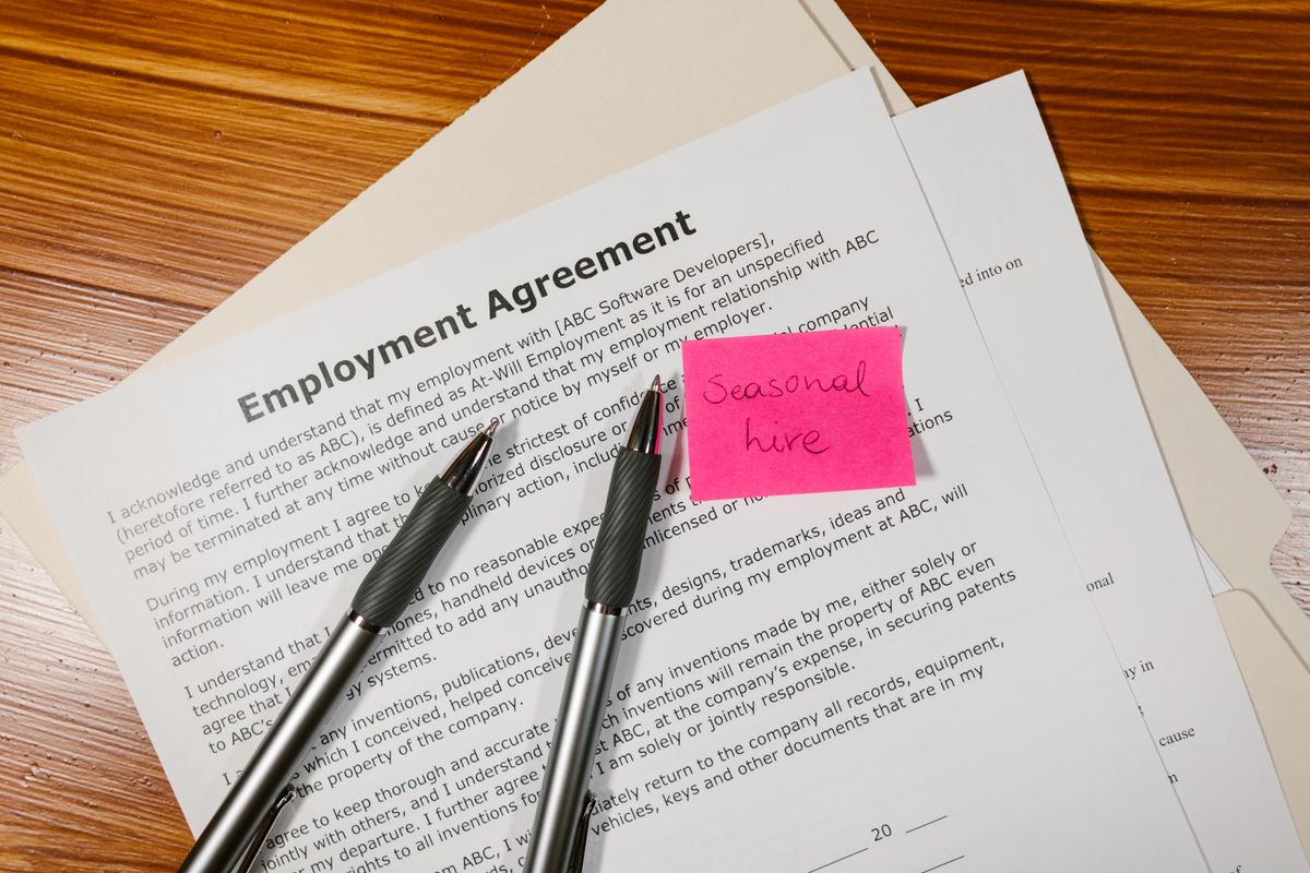 Why HR Teams Need Smarter Contract Tracking